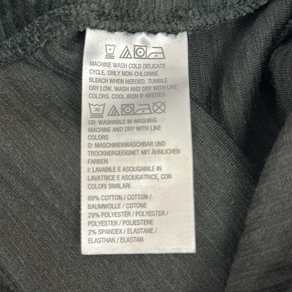 Denim & Co. Black Pull In Velvet Corduroy Pant with Pockets 5X Petite - Picture 8 of 9